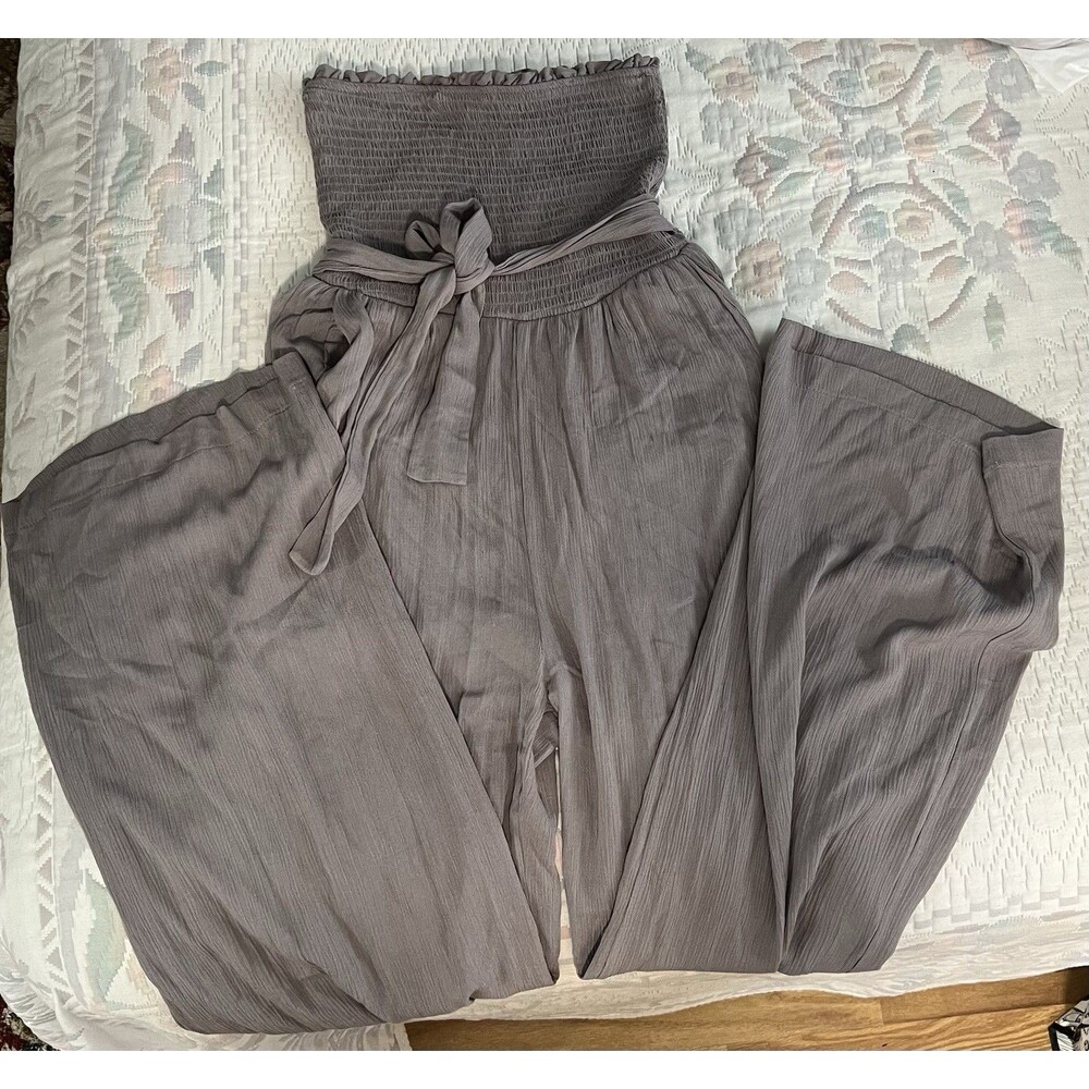 NWT Graffiti Vineyard Vibes Strapless Smocked Jumpsuit Gray Small Belted